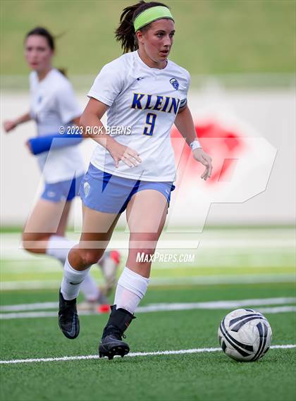 Thumbnail 1 in Klein vs The Woodlands (UIL6A Region 2 Area Playoff) photogallery.