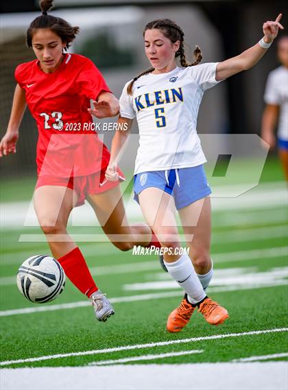 Thumbnail 1 in Klein vs The Woodlands (UIL6A Region 2 Area Playoff) photogallery.