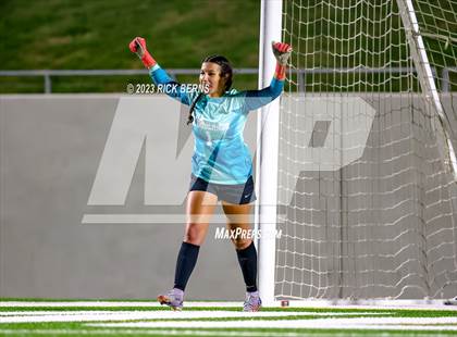 Thumbnail 3 in Klein vs The Woodlands (UIL6A Region 2 Area Playoff) photogallery.