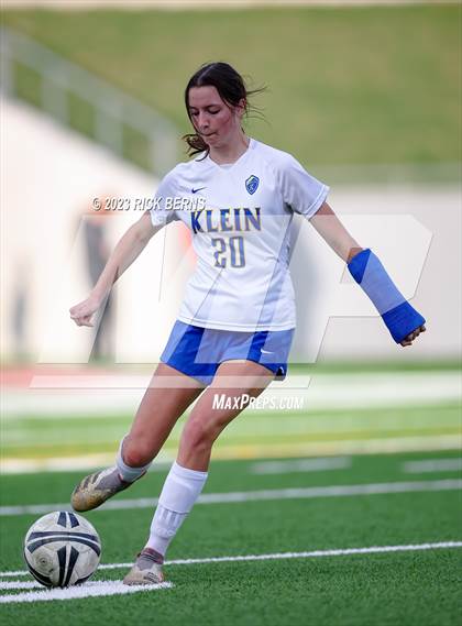 Thumbnail 2 in Klein vs The Woodlands (UIL6A Region 2 Area Playoff) photogallery.