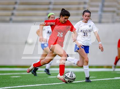 Thumbnail 1 in Klein vs The Woodlands (UIL6A Region 2 Area Playoff) photogallery.