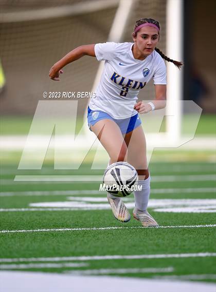 Thumbnail 2 in Klein vs The Woodlands (UIL6A Region 2 Area Playoff) photogallery.