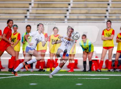 Thumbnail 3 in Klein vs The Woodlands (UIL6A Region 2 Area Playoff) photogallery.