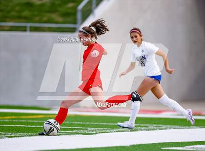 Thumbnail 1 in Klein vs The Woodlands (UIL6A Region 2 Area Playoff) photogallery.