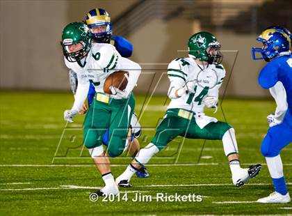 Thumbnail 3 in Iowa Park vs. Venus (UIL 4A Division 2 Region 1 Area Playoff) photogallery.