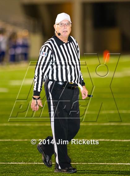 Thumbnail 2 in Iowa Park vs. Venus (UIL 4A Division 2 Region 1 Area Playoff) photogallery.