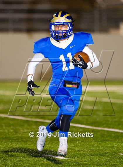 Thumbnail 1 in Iowa Park vs. Venus (UIL 4A Division 2 Region 1 Area Playoff) photogallery.