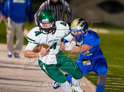 Thumbnail 3 in Iowa Park vs. Venus (UIL 4A Division 2 Region 1 Area Playoff) photogallery.