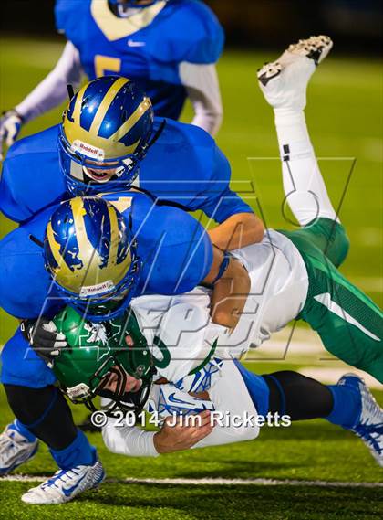 Thumbnail 3 in Iowa Park vs. Venus (UIL 4A Division 2 Region 1 Area Playoff) photogallery.