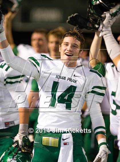 Thumbnail 1 in Iowa Park vs. Venus (UIL 4A Division 2 Region 1 Area Playoff) photogallery.