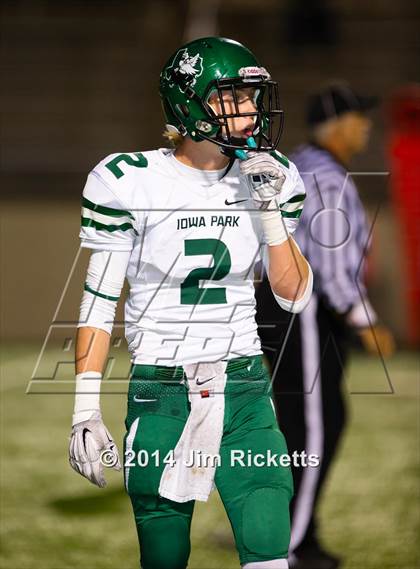 Thumbnail 2 in Iowa Park vs. Venus (UIL 4A Division 2 Region 1 Area Playoff) photogallery.