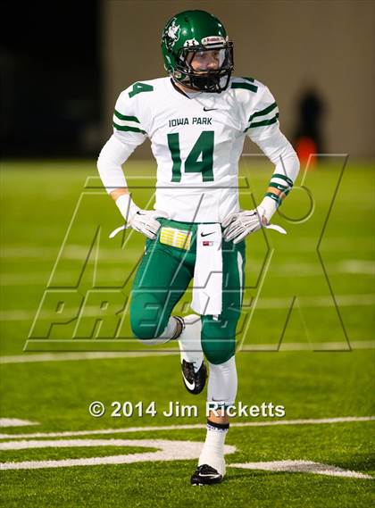Thumbnail 2 in Iowa Park vs. Venus (UIL 4A Division 2 Region 1 Area Playoff) photogallery.