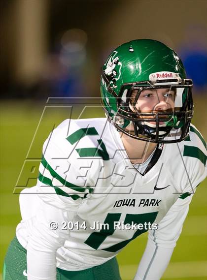 Thumbnail 2 in Iowa Park vs. Venus (UIL 4A Division 2 Region 1 Area Playoff) photogallery.