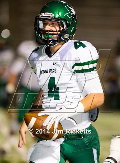 Thumbnail 3 in Iowa Park vs. Venus (UIL 4A Division 2 Region 1 Area Playoff) photogallery.