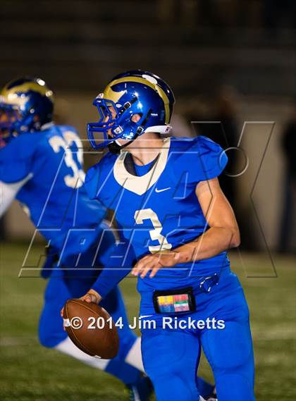 Thumbnail 2 in Iowa Park vs. Venus (UIL 4A Division 2 Region 1 Area Playoff) photogallery.