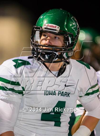 Thumbnail 3 in Iowa Park vs. Venus (UIL 4A Division 2 Region 1 Area Playoff) photogallery.
