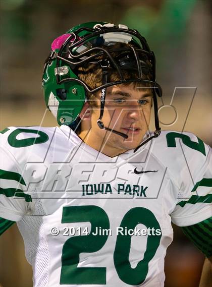 Thumbnail 2 in Iowa Park vs. Venus (UIL 4A Division 2 Region 1 Area Playoff) photogallery.