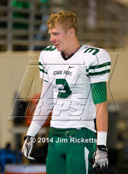 Thumbnail 2 in Iowa Park vs. Venus (UIL 4A Division 2 Region 1 Area Playoff) photogallery.