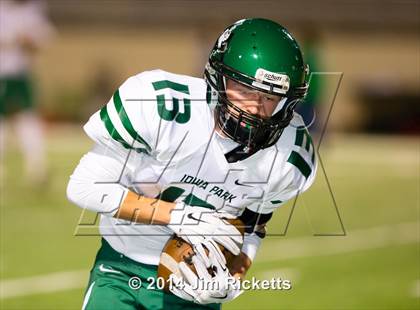 Thumbnail 3 in Iowa Park vs. Venus (UIL 4A Division 2 Region 1 Area Playoff) photogallery.
