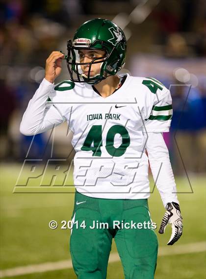 Thumbnail 3 in Iowa Park vs. Venus (UIL 4A Division 2 Region 1 Area Playoff) photogallery.