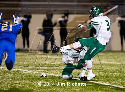 Thumbnail 2 in Iowa Park vs. Venus (UIL 4A Division 2 Region 1 Area Playoff) photogallery.