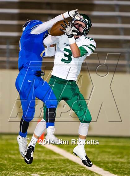 Thumbnail 3 in Iowa Park vs. Venus (UIL 4A Division 2 Region 1 Area Playoff) photogallery.