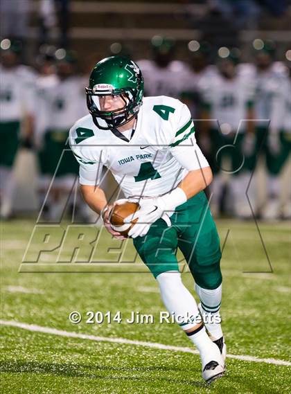 Thumbnail 1 in Iowa Park vs. Venus (UIL 4A Division 2 Region 1 Area Playoff) photogallery.
