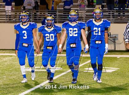 Thumbnail 3 in Iowa Park vs. Venus (UIL 4A Division 2 Region 1 Area Playoff) photogallery.