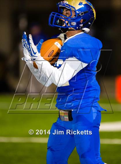 Thumbnail 2 in Iowa Park vs. Venus (UIL 4A Division 2 Region 1 Area Playoff) photogallery.