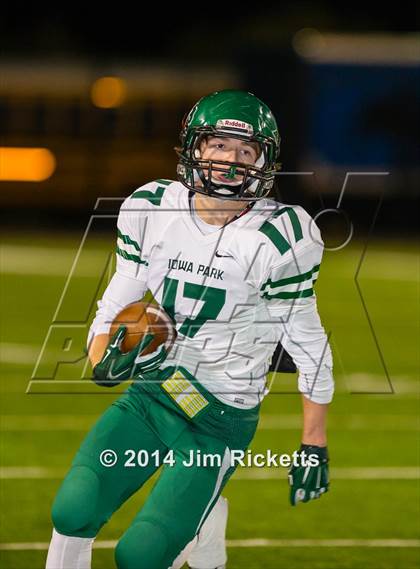 Thumbnail 2 in Iowa Park vs. Venus (UIL 4A Division 2 Region 1 Area Playoff) photogallery.