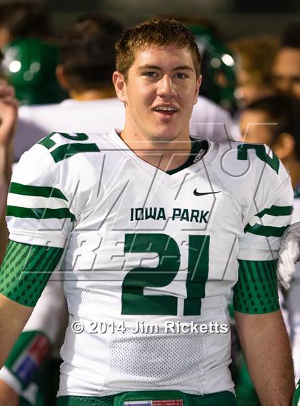Thumbnail 3 in Iowa Park vs. Venus (UIL 4A Division 2 Region 1 Area Playoff) photogallery.