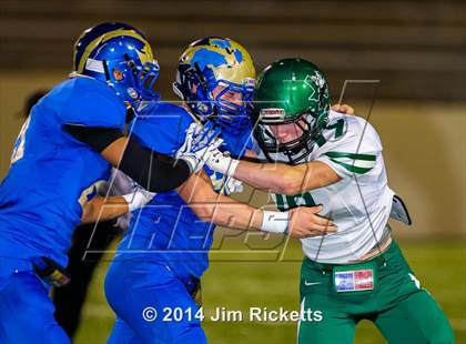Thumbnail 2 in Iowa Park vs. Venus (UIL 4A Division 2 Region 1 Area Playoff) photogallery.