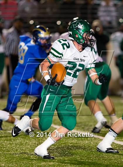 Thumbnail 2 in Iowa Park vs. Venus (UIL 4A Division 2 Region 1 Area Playoff) photogallery.