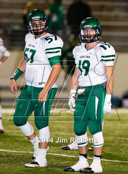 Thumbnail 3 in Iowa Park vs. Venus (UIL 4A Division 2 Region 1 Area Playoff) photogallery.