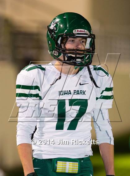 Thumbnail 3 in Iowa Park vs. Venus (UIL 4A Division 2 Region 1 Area Playoff) photogallery.
