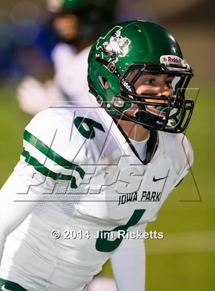 Thumbnail 3 in Iowa Park vs. Venus (UIL 4A Division 2 Region 1 Area Playoff) photogallery.