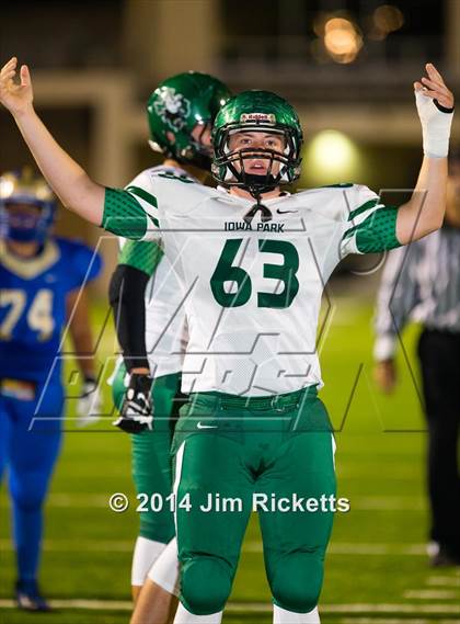 Thumbnail 3 in Iowa Park vs. Venus (UIL 4A Division 2 Region 1 Area Playoff) photogallery.