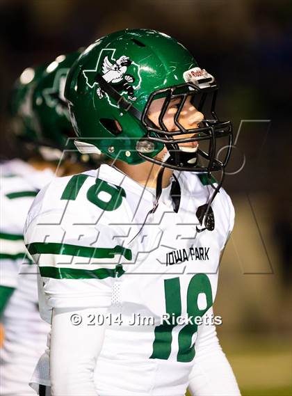 Thumbnail 3 in Iowa Park vs. Venus (UIL 4A Division 2 Region 1 Area Playoff) photogallery.