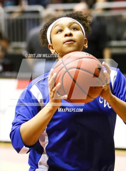 Thumbnail 1 in Page vs. Valley Christian (AIA D3 Final) photogallery.