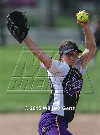 Thumbnail 2 in Amador Valley vs. Carondelet photogallery.