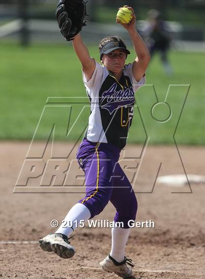 Thumbnail 2 in Amador Valley vs. Carondelet photogallery.