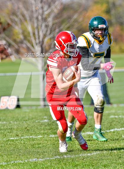 Thumbnail 1 in Finney @ Red Jacket (NYSPHSAA 8-Man Quarterfinal) photogallery.