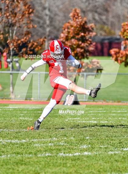 Thumbnail 2 in Finney @ Red Jacket (NYSPHSAA 8-Man Quarterfinal) photogallery.