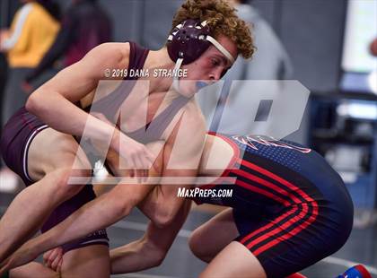Thumbnail 2 in Knights Invitational photogallery.