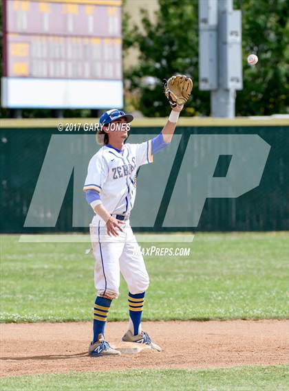 Thumbnail 3 in Lincoln vs. Placer (CIF SJS D4 Final) photogallery.