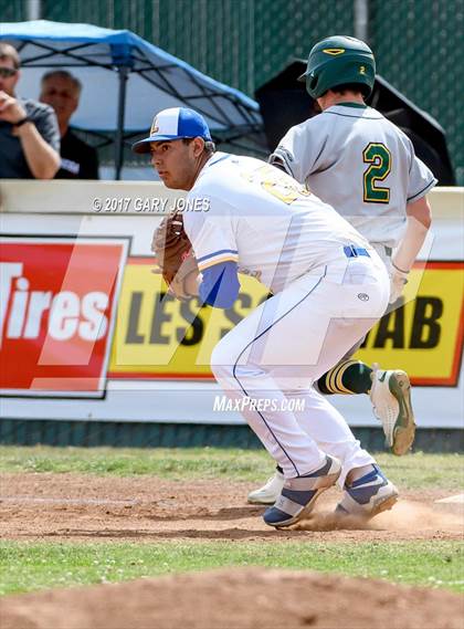 Thumbnail 3 in Lincoln vs. Placer (CIF SJS D4 Final) photogallery.