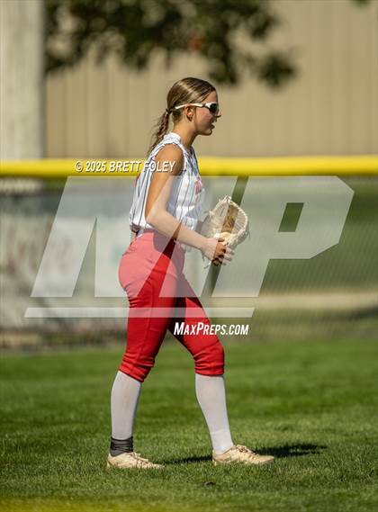Thumbnail 3 in Lincoln Southeast vs. Scottsbluff photogallery.