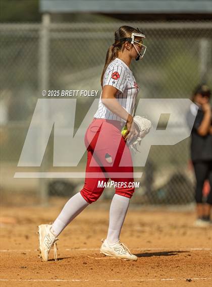 Thumbnail 3 in Lincoln Southeast vs. Scottsbluff photogallery.