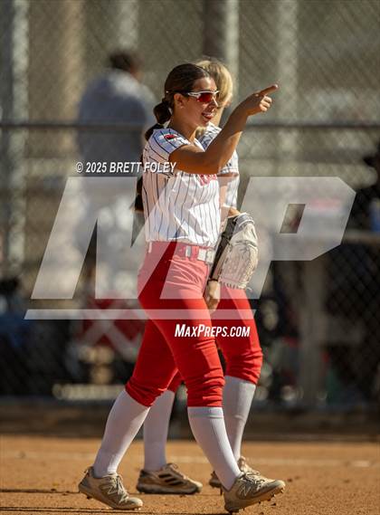 Thumbnail 3 in Lincoln Southeast vs. Scottsbluff photogallery.