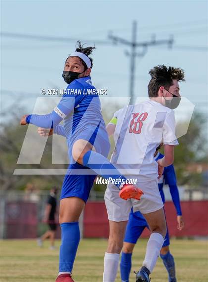 Thumbnail 2 in Lovington vs. Albuquerque Academy photogallery.